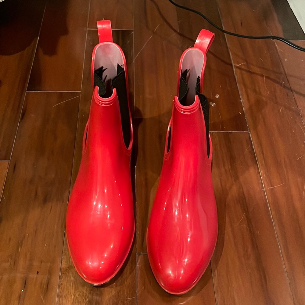 St. John's Bay Womens Leeds Rain Boots Flat Heel - Picture 1 of 3